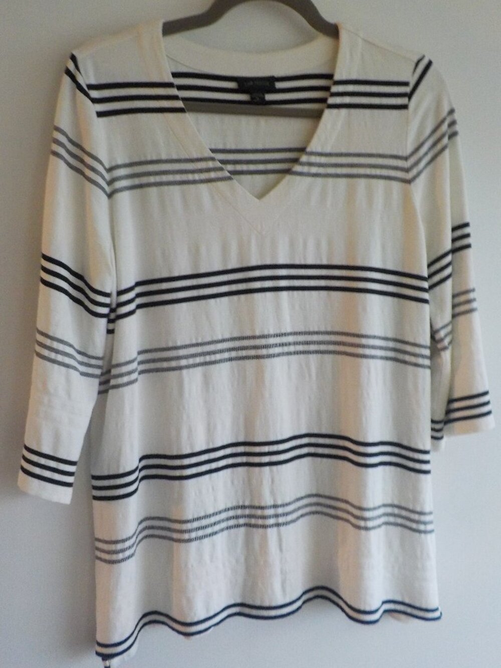 J.Jill Blouse Tunic Top - Medium - Black/White Stripe 3/4 Sleeve V-neck (2270)